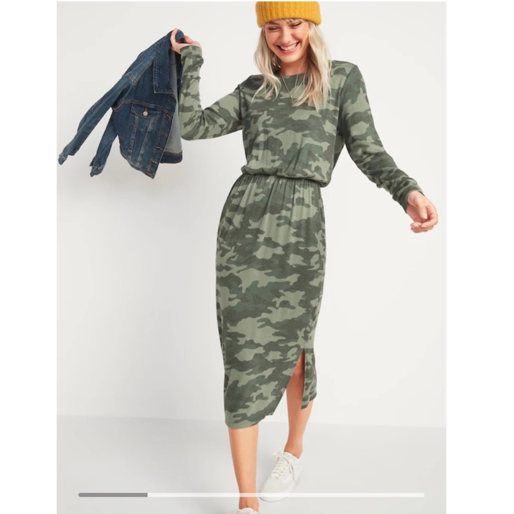 Long Sleeved Camo Midi T-shirt Dress